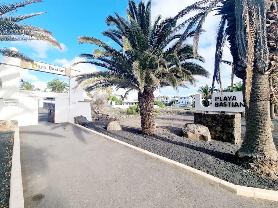 Ferienwohnung Playa Bastian First Line Of The Sea Costa Teguise Exterior foto